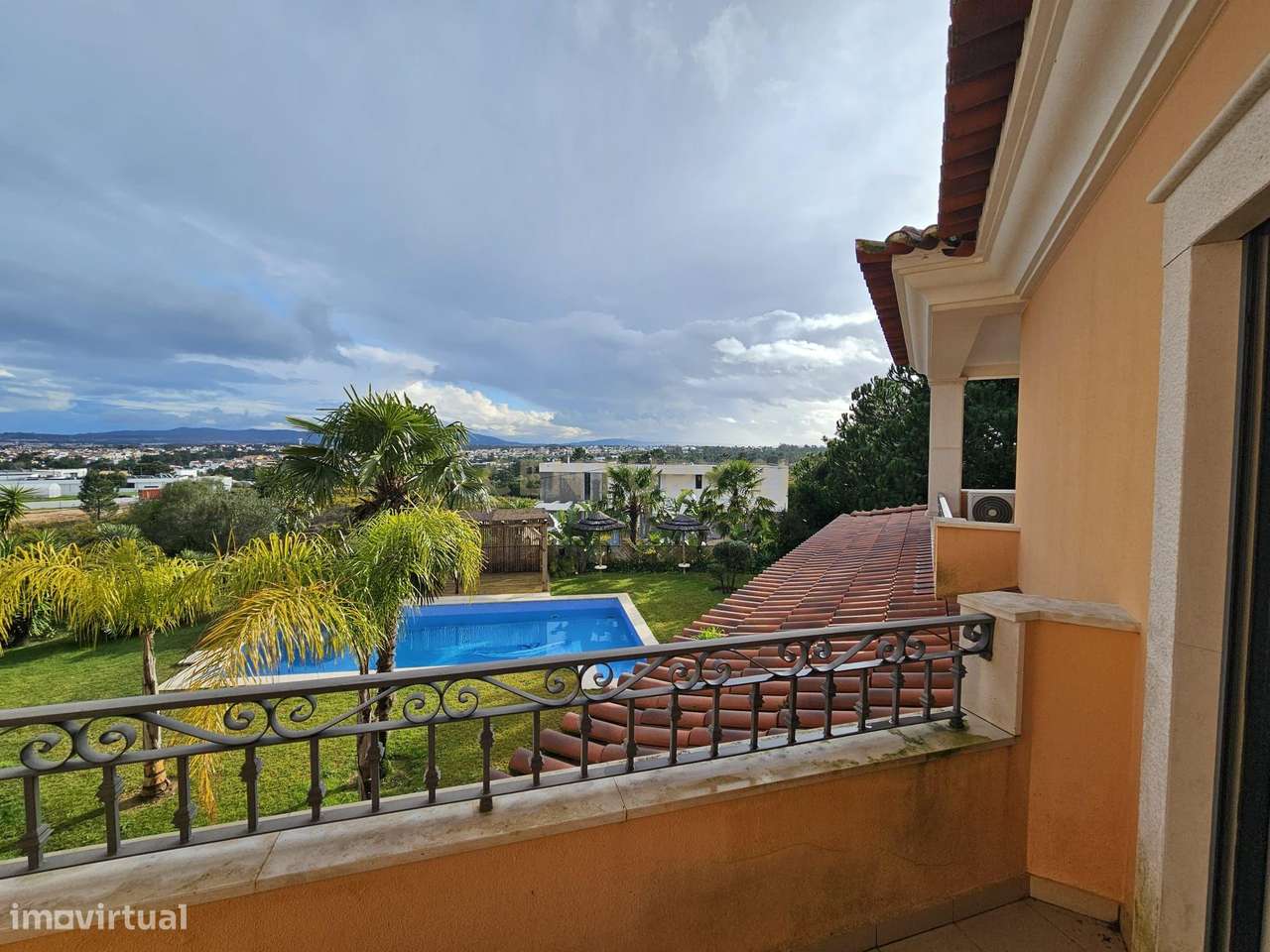 Moradia de Excelência em Vila Alegre | Fernão Ferro com Vista PANORAMI-23