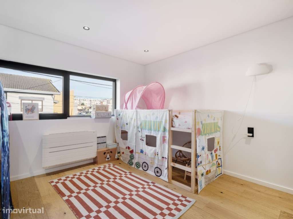 Moradia V3+1 totalmente renovada com vista mar-39