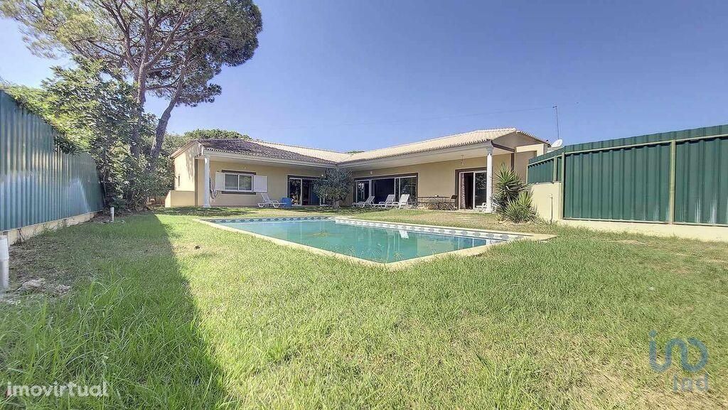 Casa / Villa T3 em Faro de 360,00 m2