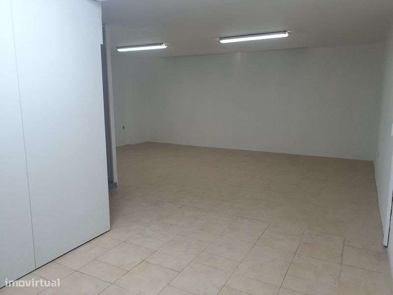 Cave de loja na avenida 24 espinho - Grande imagem: 5/7