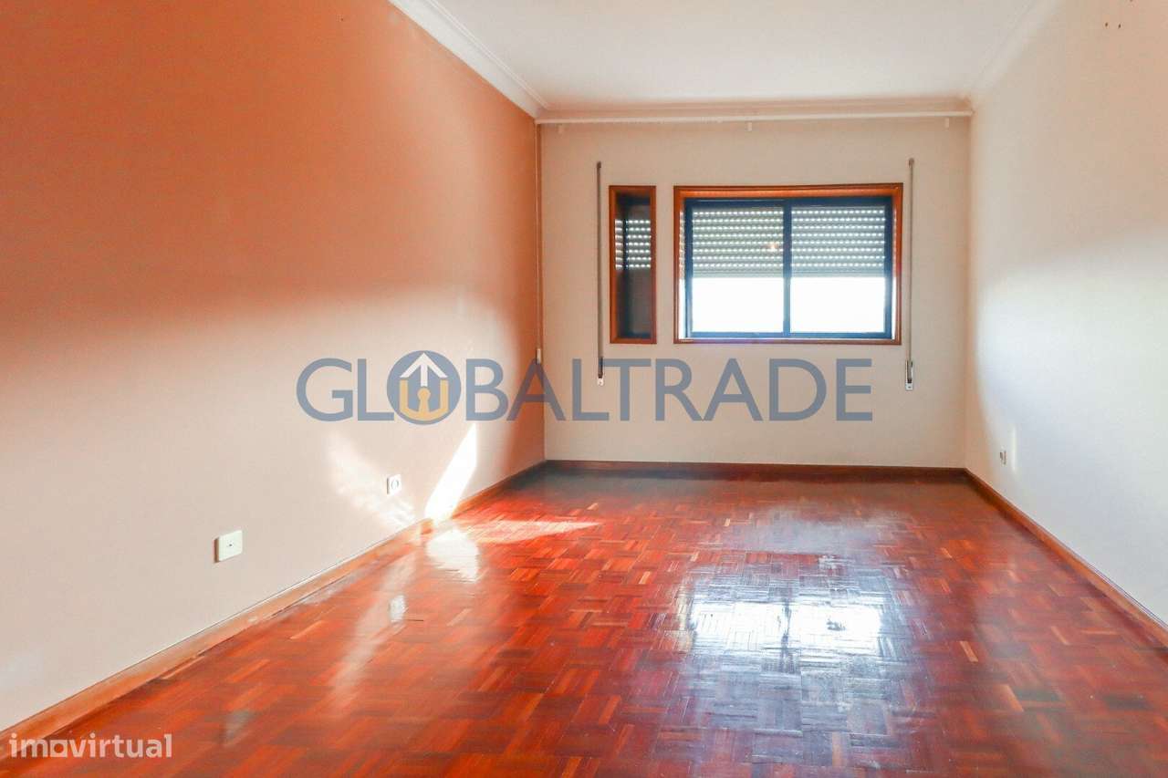 Apartamento T2 no centro de São Pedro da Cova-12