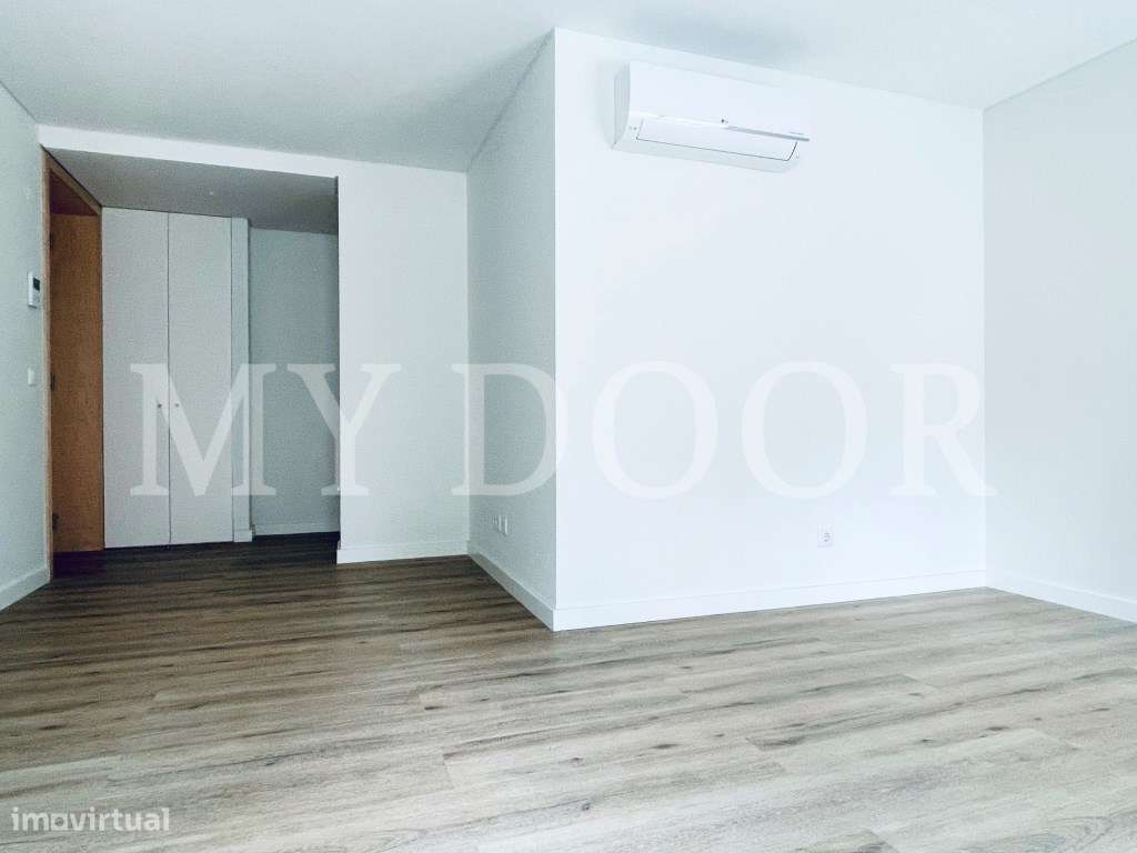 Apartamento T2 NOVO - Moscavide - Varanda - Parqueamento - Grande imagem: 4/30