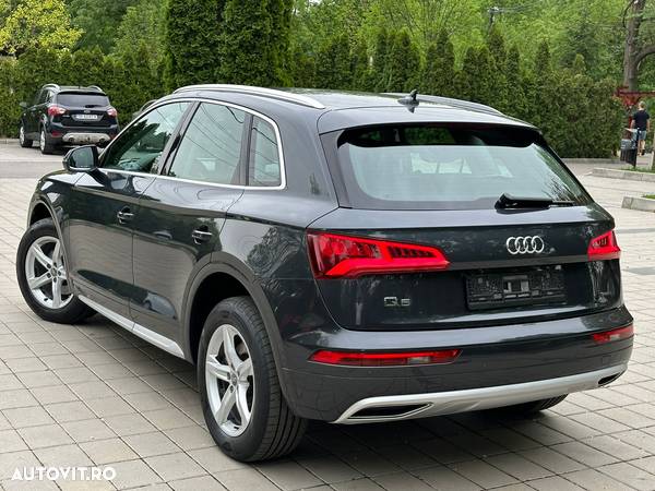 Audi Q5 40 TDI quattro S tronic design - 4