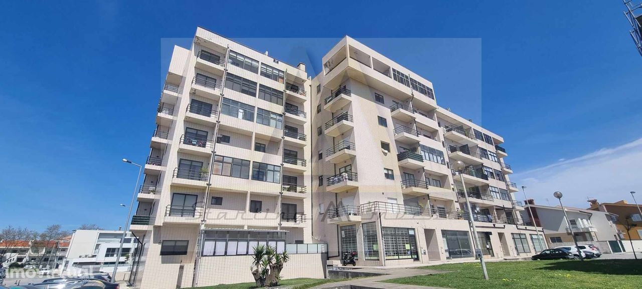 Apartamento T2 com Terraço na Póvoa de Varzim.