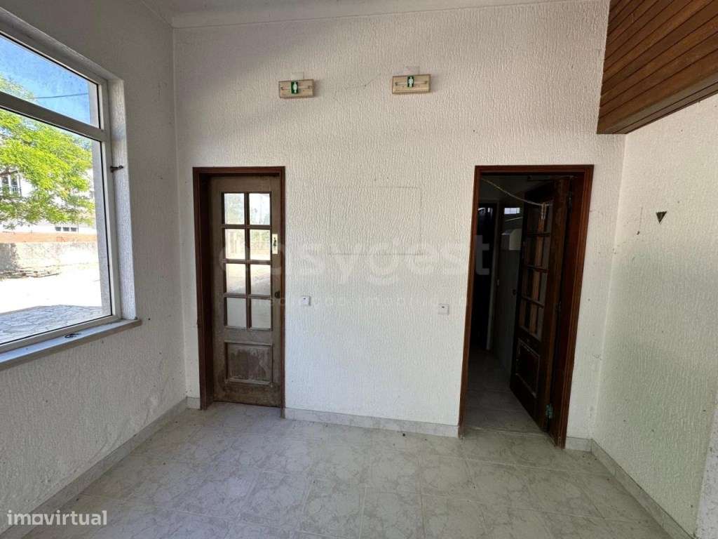 Moradia T6 em terreno de 3118m2 com projeto para 11 moradias - Grande imagem: 5/18