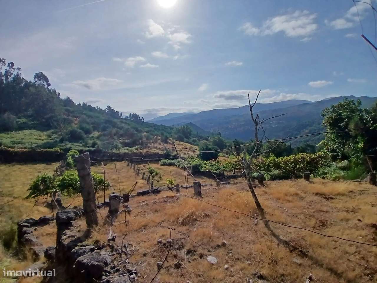 Terreno rústico com casa em pedra para recuperar – Soajo, Arcos de Val-27