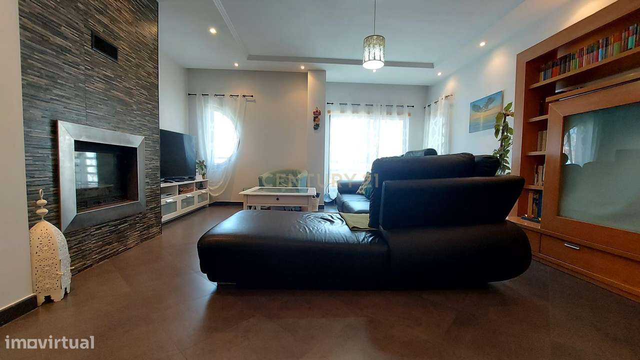 T5 Duplex em Alcochete | Vista Rio | Terraço Panorâmico-10