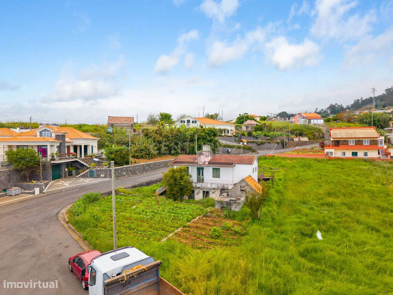 Moradia para Reconstrução com Terreno Plano e Potencial Único nos Canh - Grande imagem: 4/14