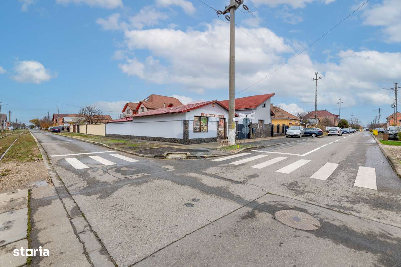 Casă spațioasă cu 4 camere și spațiu comercial în Bujac-15