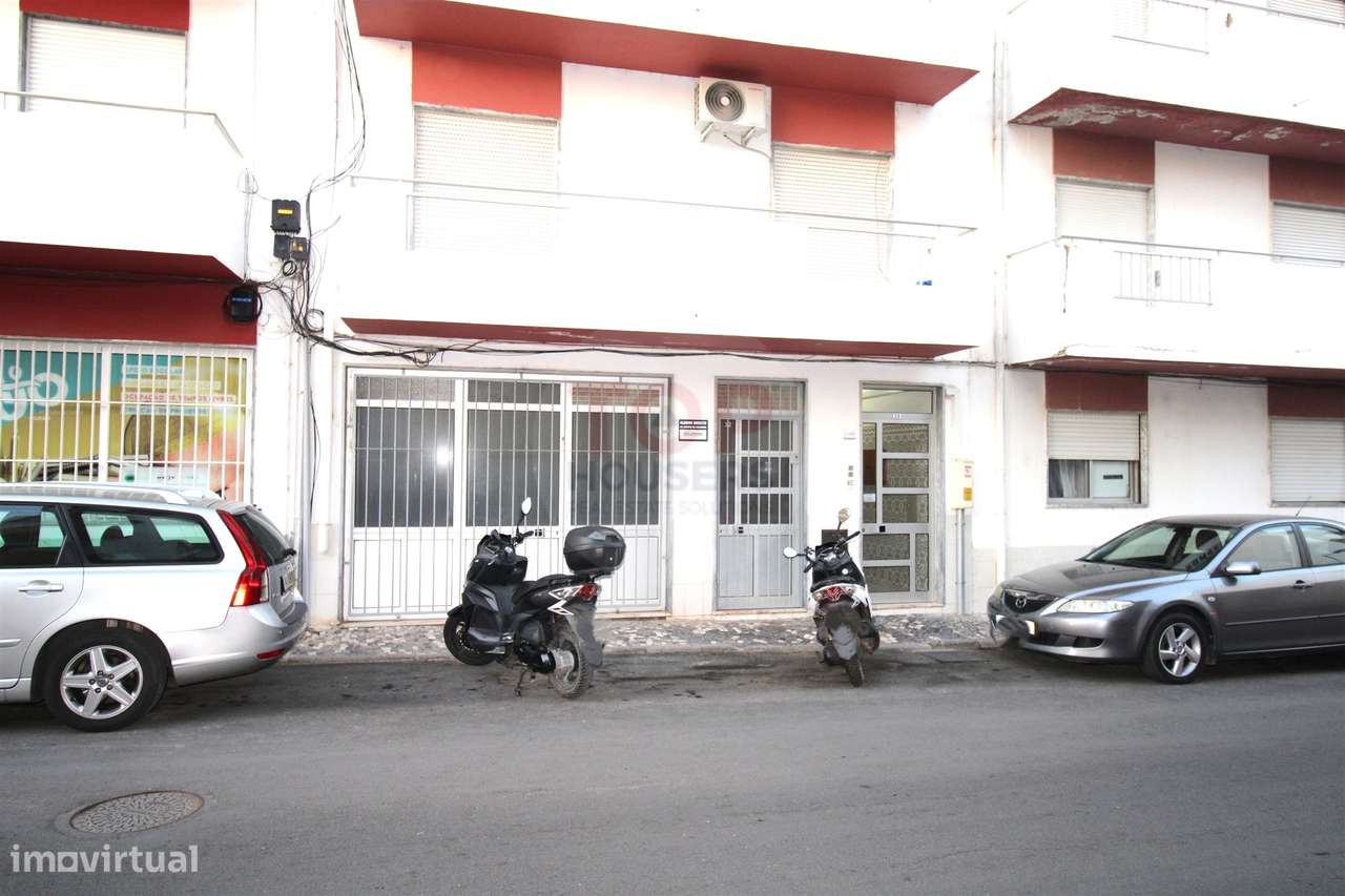 Loja Comercial com 117m² em Olhão – A 5 Minutos da Baixa-10