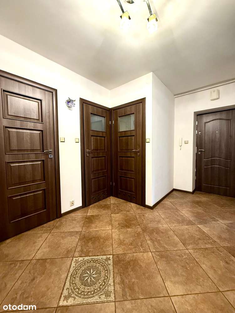 Szukasz przestrzeni? 4 pokoje, balkon, garderoba - gotowe do wejścia!-12
