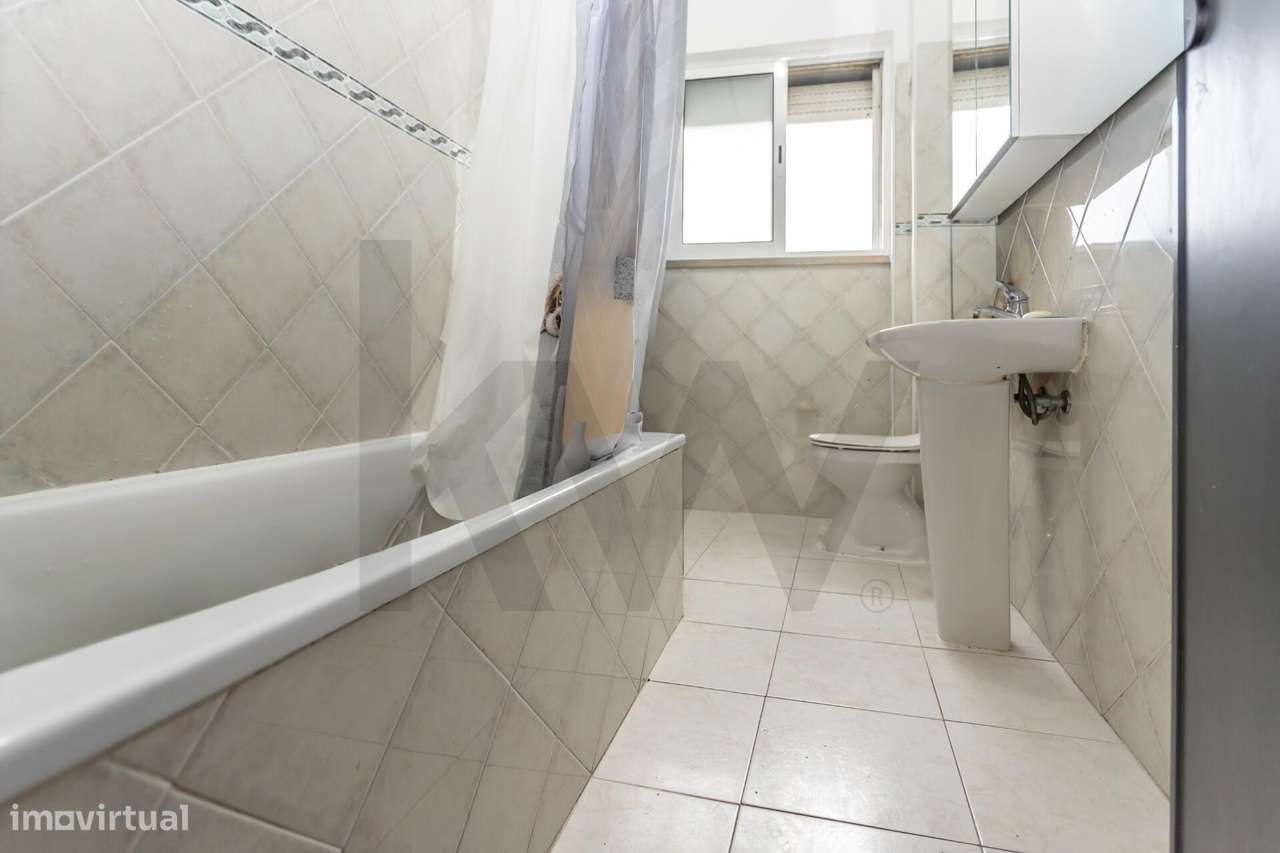 Apartamento T2 com duas frentes e vista rio na Torre da Marinha - Seix-20