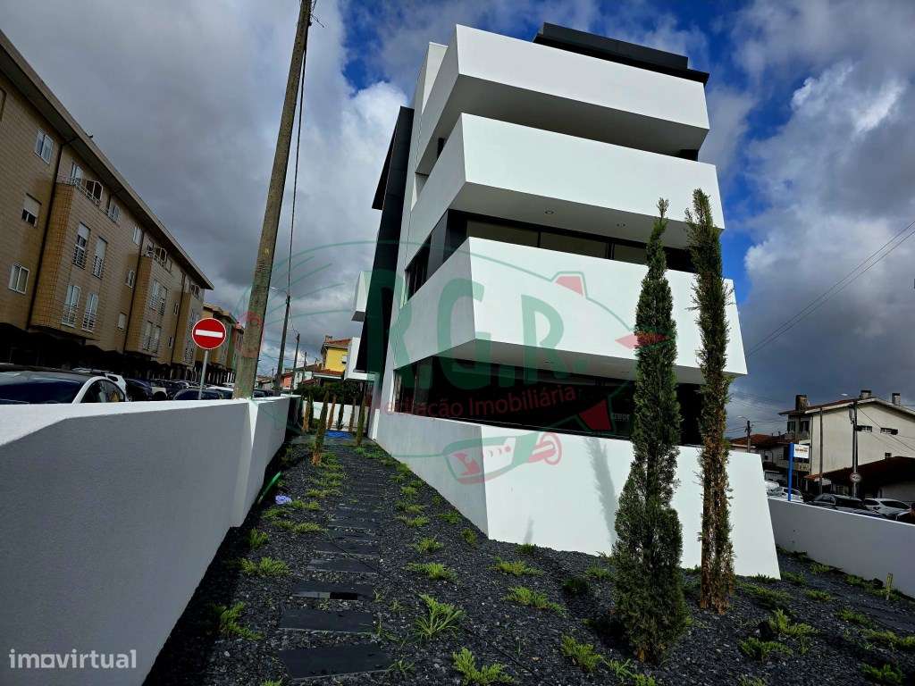 T4 Único no Piso | Terraço (48.40m2) | Box 2 Carros e Arrumos | SÃO...-22