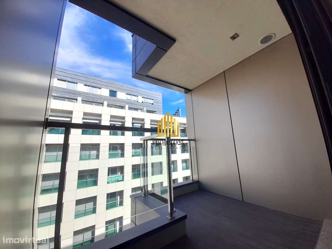 T3 NOVO de Luxo com área bruta de 170m2, junto ao centro e ao Metro!-17