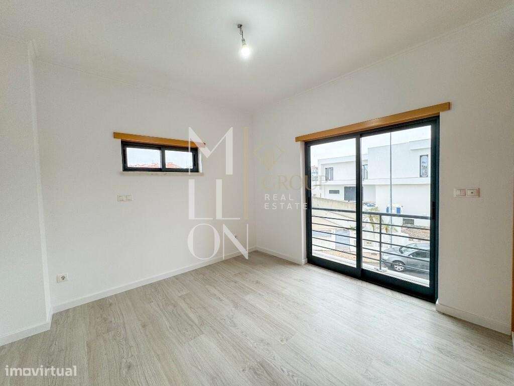 MORADIA T5 RENOVADA | GARAGEM 100 m2 | PRONTA A HABITAR – FEIJÓ-34