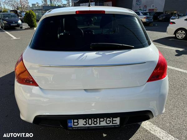 Peugeot 308 1.6 e-HDI FAP STT Active - 12