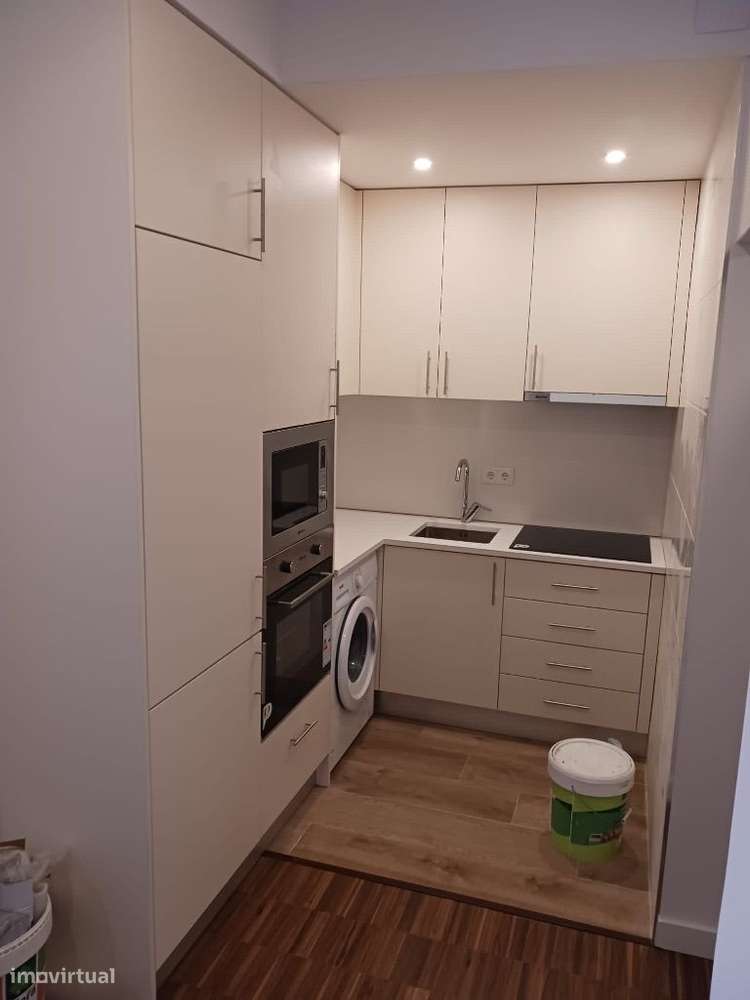 Apartamento T1, frente à Casa da Musica, mobilado e equipado - Grande imagem: 4/15