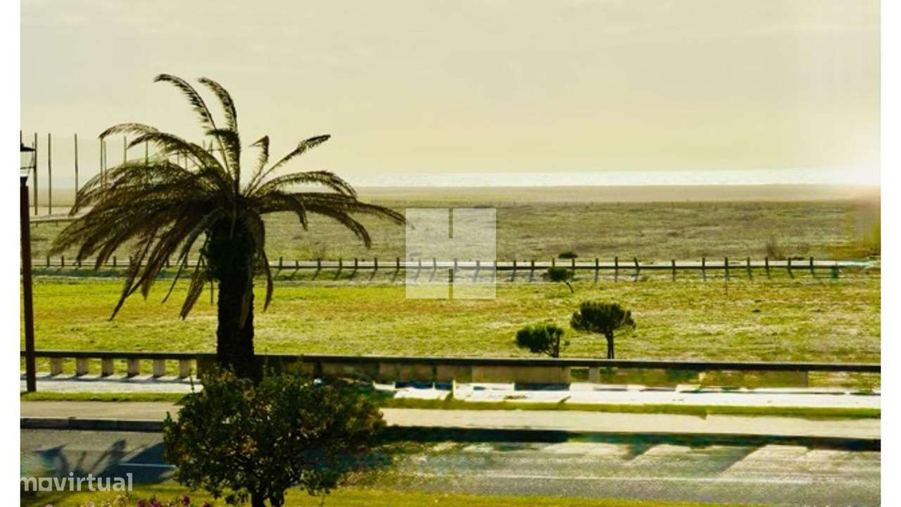 T2 Renovado em 1ª Linha Mar - Grande imagem: 2/33