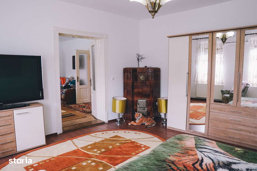 Casa renovata integral 4 camere + garaj | Piata Cluj, Str. Paris, Sibi-17