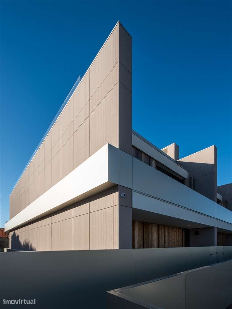 T4+1 Triplex c/ piscina junto à praia na Foz do Douro - Grande imagem: 4/33