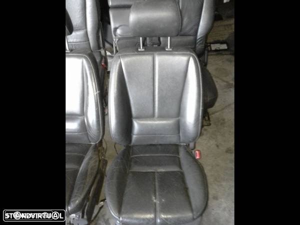 Interiores em pele Mercedes Classe ML 270 CDI 163 de 2000 - 2