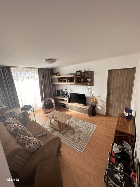 Apartament 3 camere Isaccei