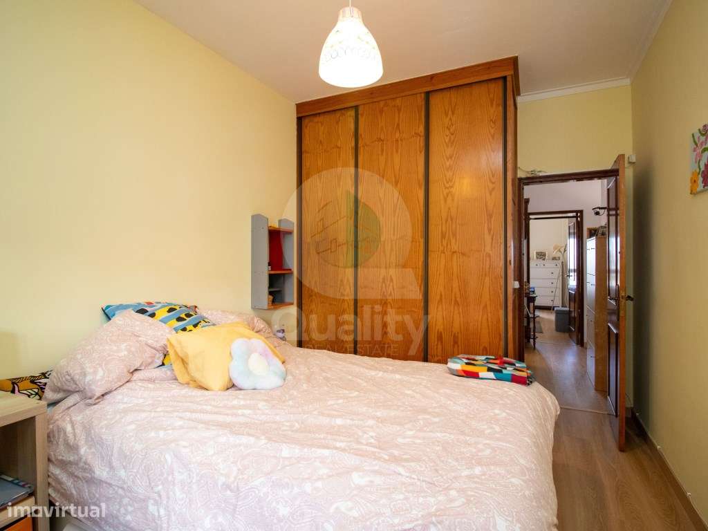 Apartamento T3 com Vista Rio em Excelente Localização-12