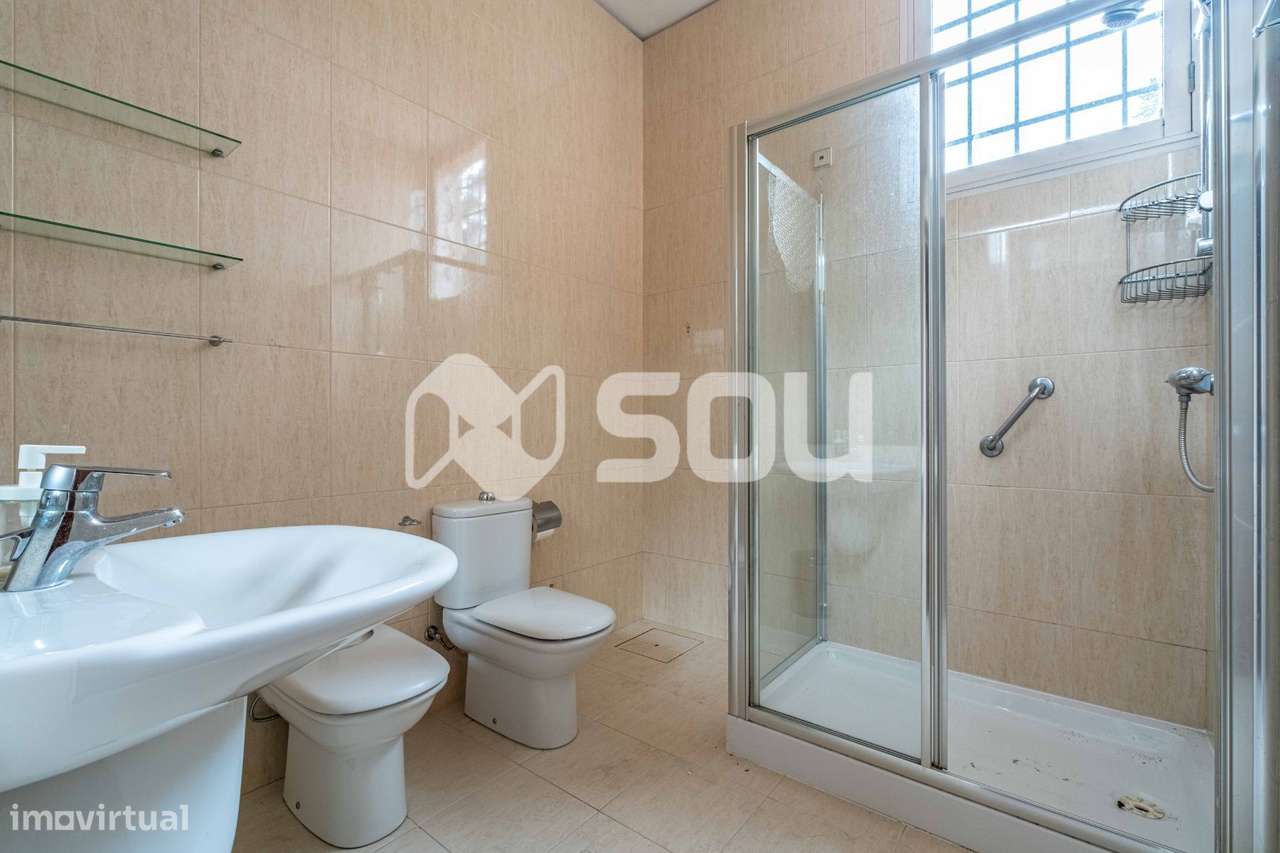 Casa Senhorial T7 num Lote de 3.320m² em Leça do Balio com-26