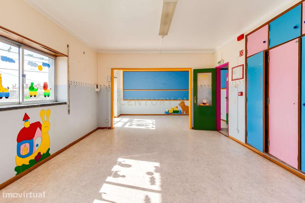 Imóvel para Infantário no Entroncamento – Espaço Amplo com Potencial d-15