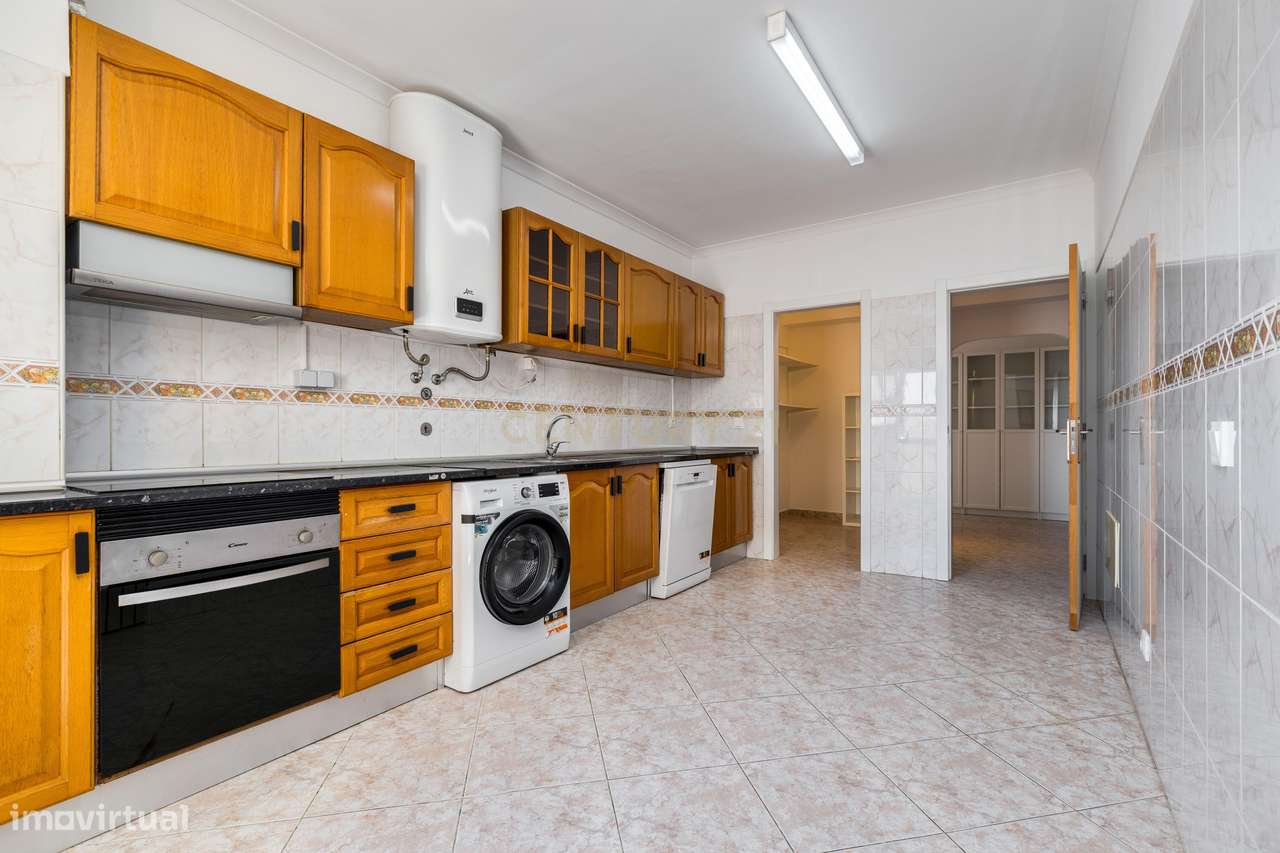 T3 com 155 m² no centro de Olhão | 330.000 €-1