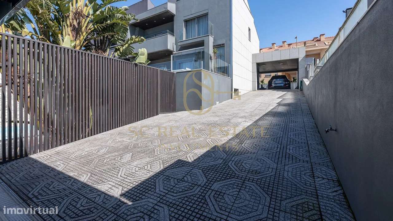 Moradia T4 com Piscina, 3 frentes, 300 mts Praia, São Félix Marinha-37