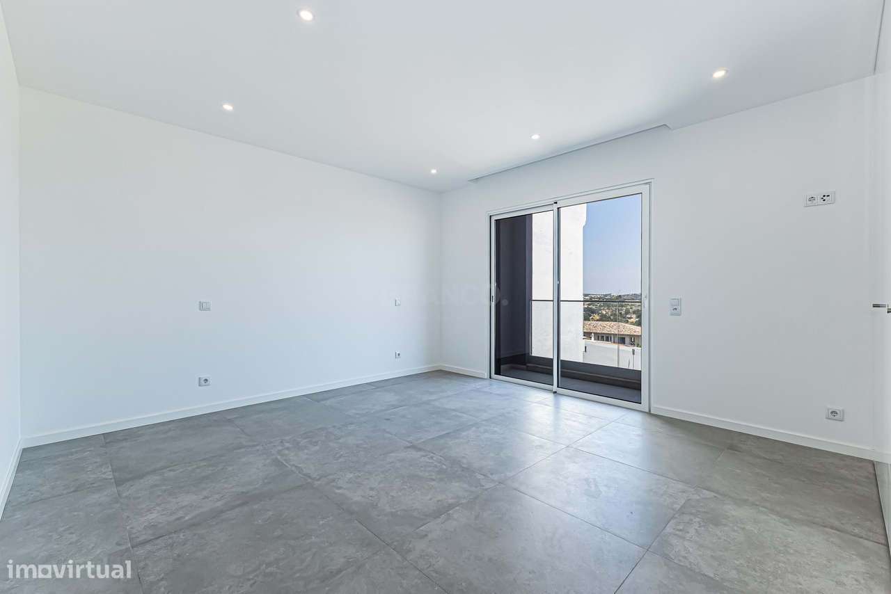 Moradia Contemporânea T3 com Garagem | Mexilhoeira Grande-19