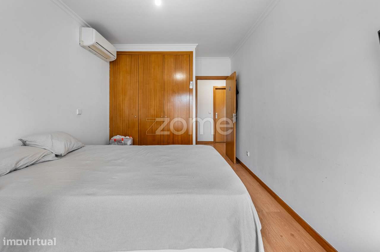 Apartamento T3 com varandas, em Valongo-14