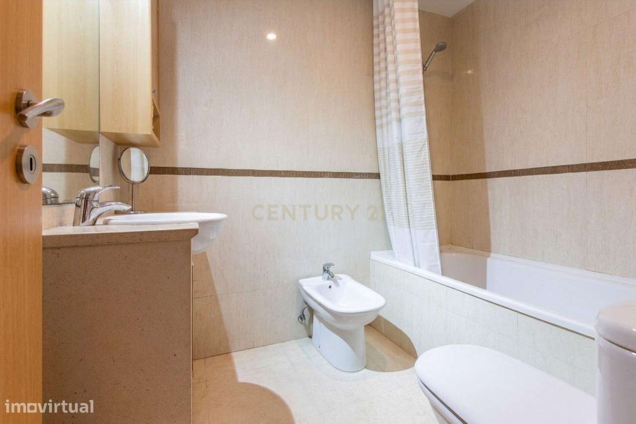 Apartamento T2 em Corroios, Seixal - Oportunidade Única!-10