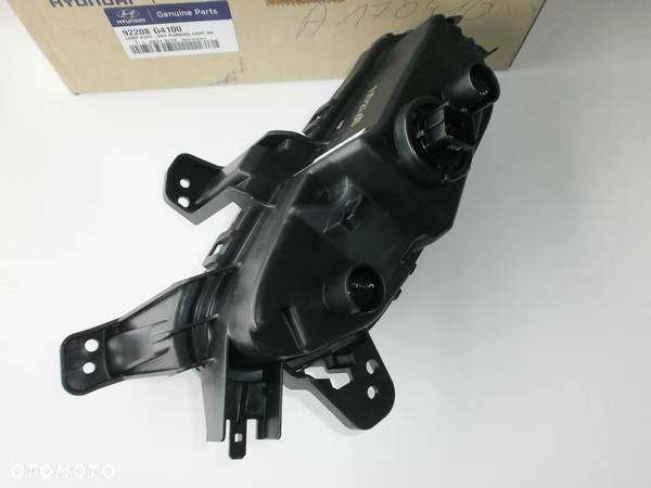 Lampa oświetlenia DRL prawa HYUNDAI i30 nr kat. 92208G41002208G4100 - 2