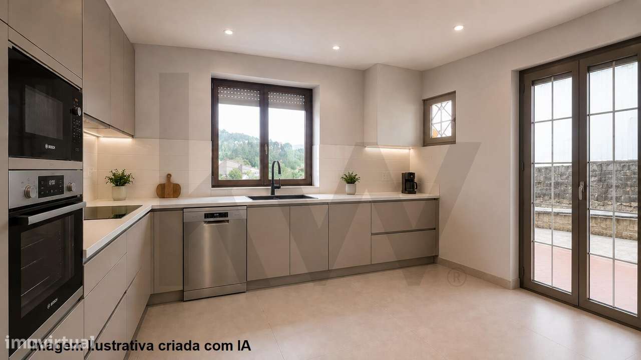 Moradia T3 Isolada com Terreno em Escapães – Excelente Potencial!-14