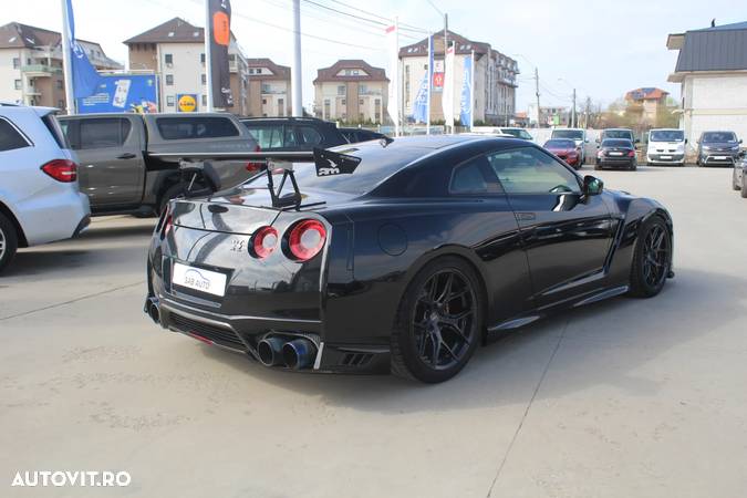 Nissan GT-R - 7