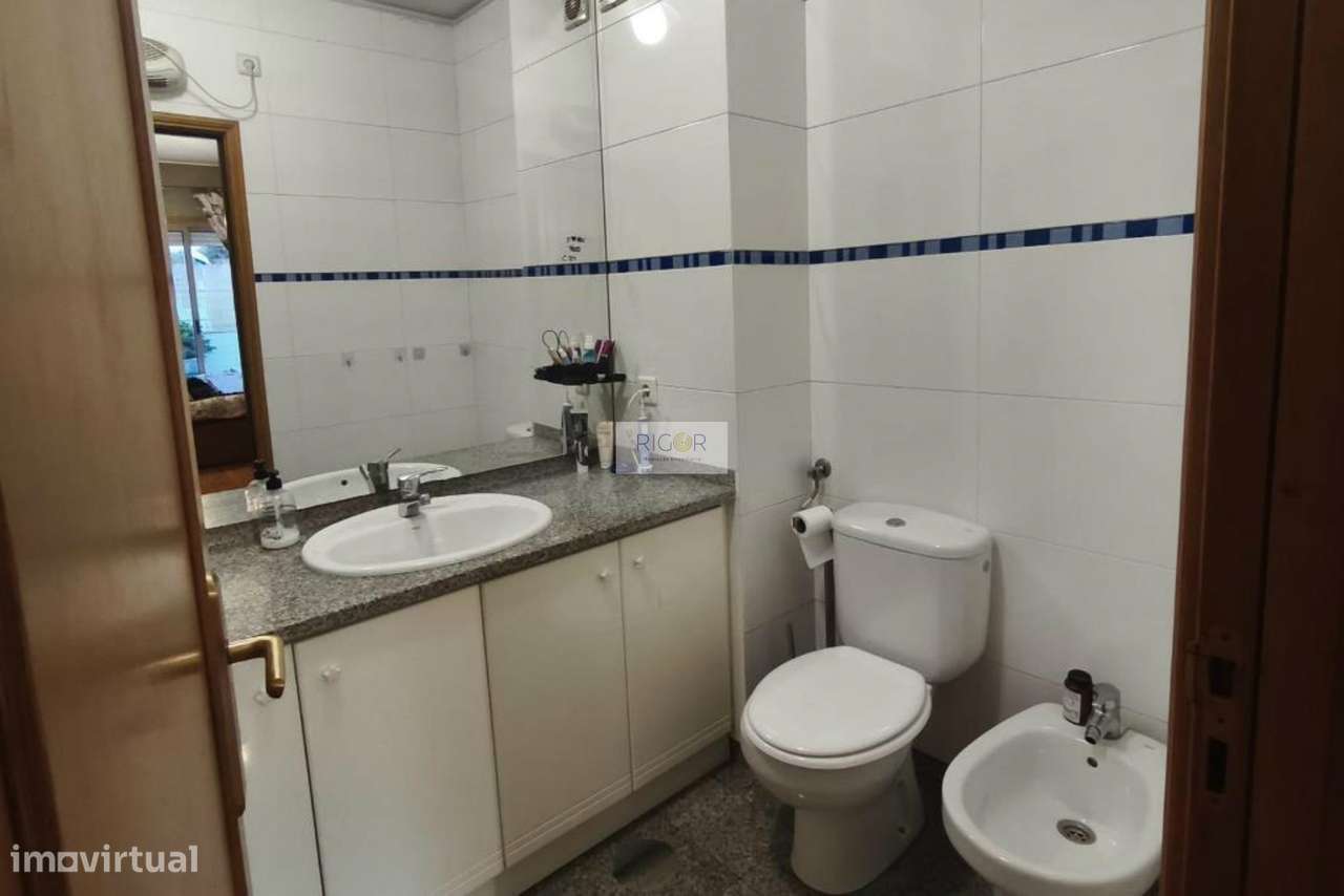 Apartamento T2 com terraço de 41m2 em Moreira da Maia-13