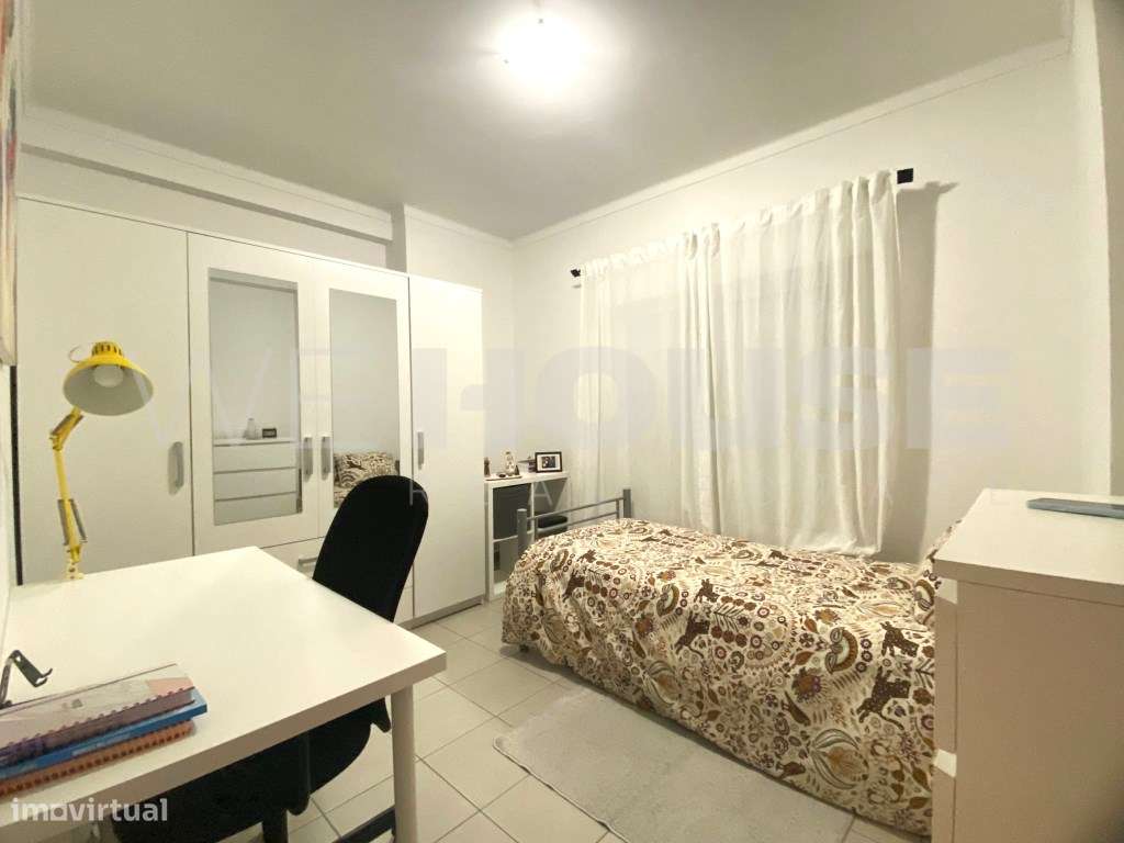 Apartamento T2 com Duas Varandas no Pinhal Novo - Totalmente Remode...-9