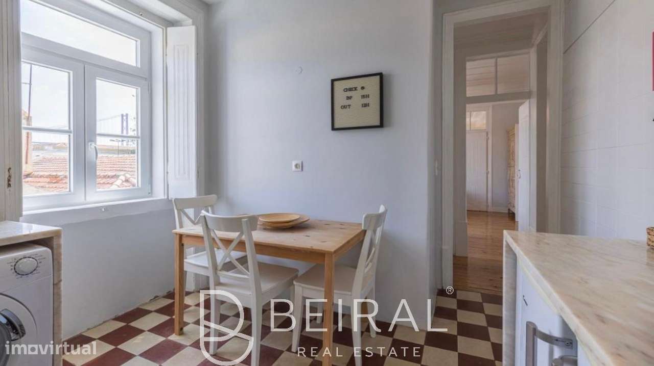 Apartamento T2 com varanda e estacionamento-18