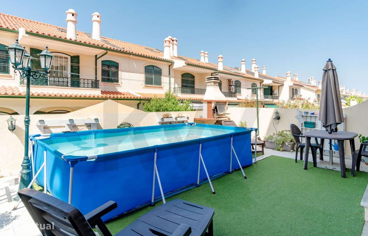 Moradia em Banda T4+1 com Jardim, Garagem e Sótão-51