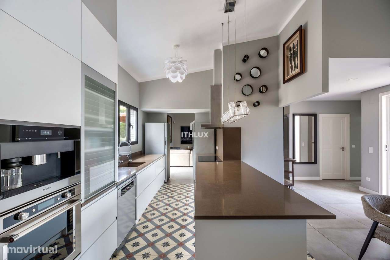 Moradia T3+1 em Birre, Cascais — Elegância, Conforto e Privacidade num-5
