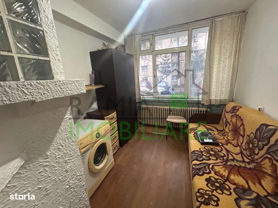 Garsoniera de vanzare in Tractorul - Imagine principală: 3/9