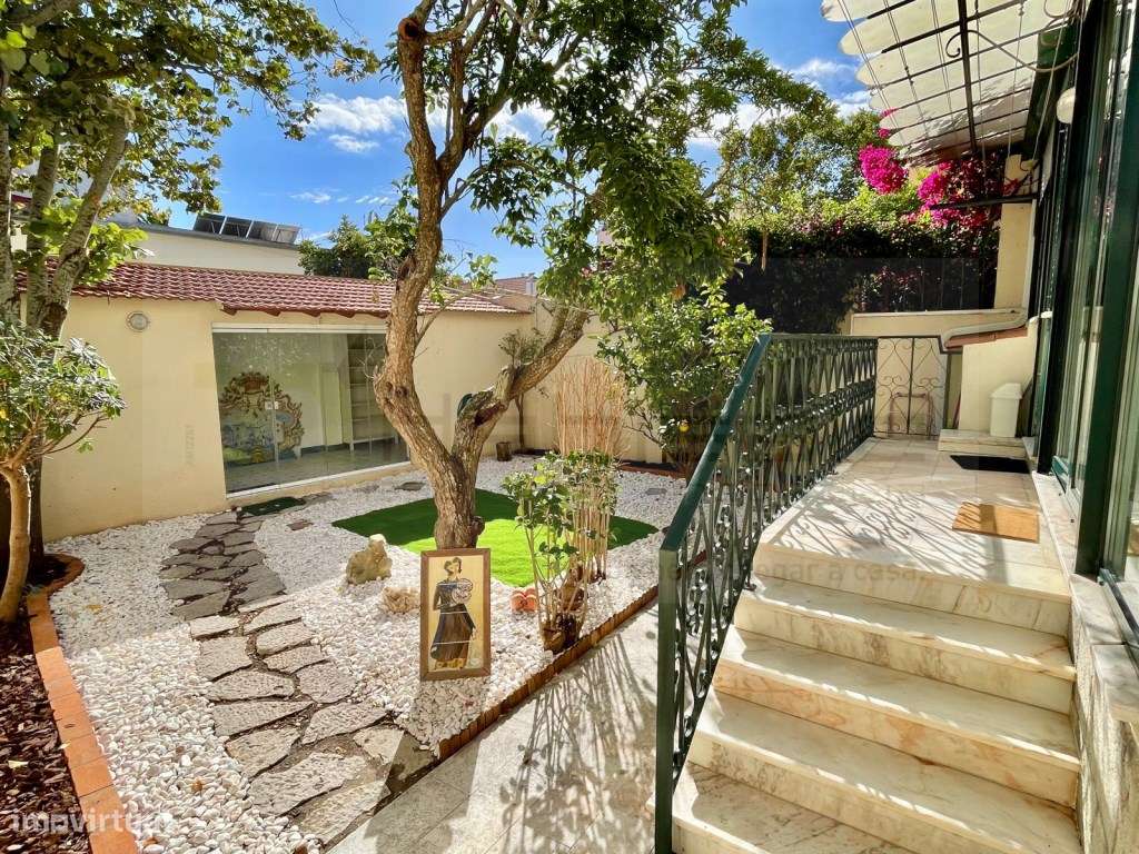 T4 com Jardim e Terraço em São Pedro do Estoril - Grande imagem: 4/22
