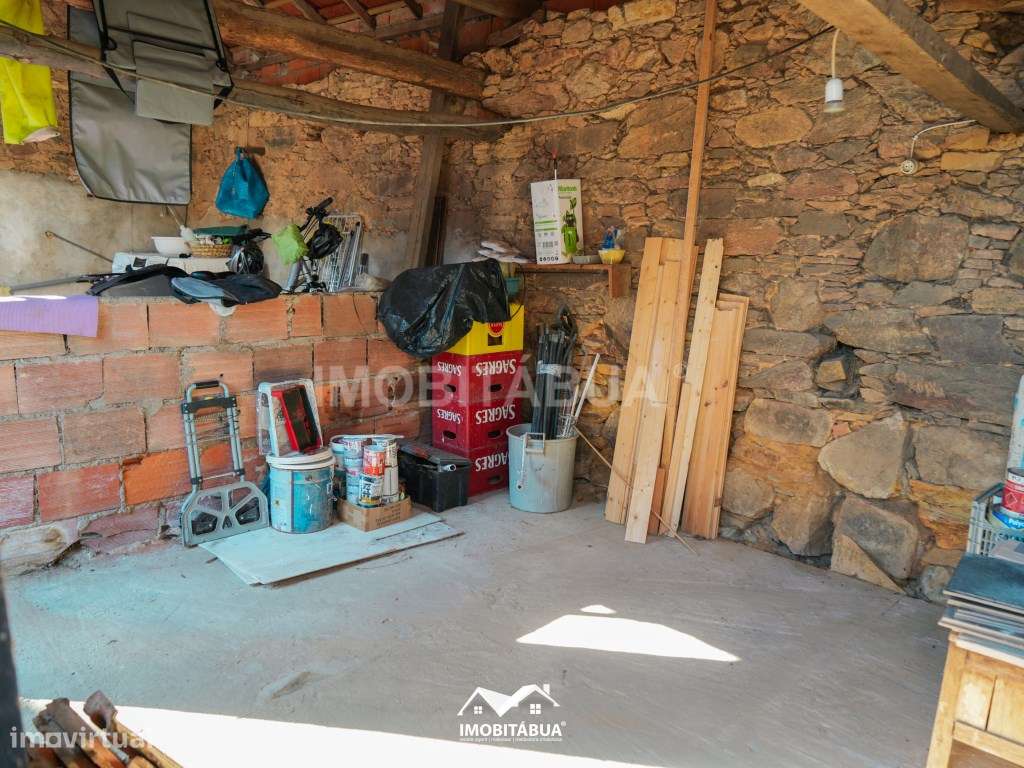 Casa Tradicional Portuguesa com Quintal, Vista e Muitos Detalhes Au...-25