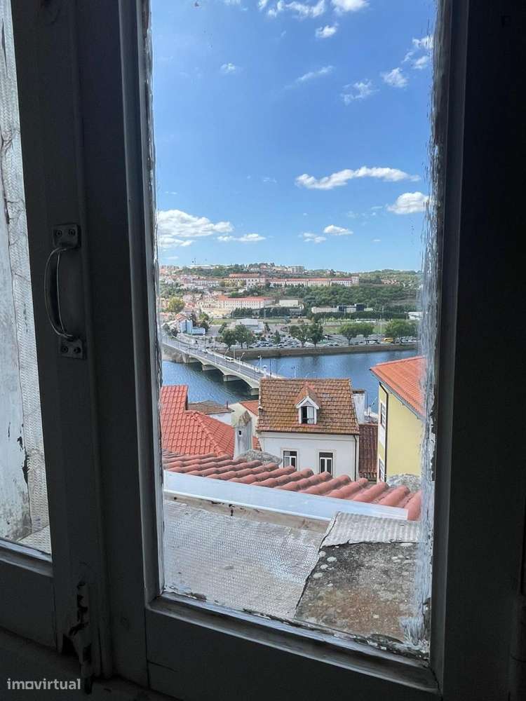 Quarto - localizado em Alta Universitária Coimbra - Grande imagem: 2/10