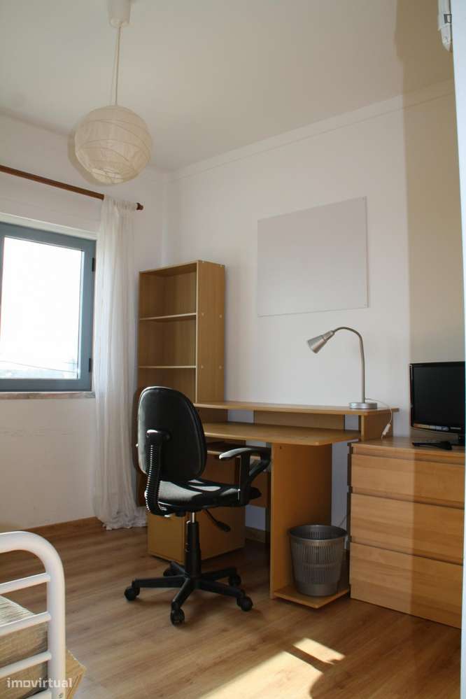 Quarto - localizado em Caparica Lisbon - Grande imagem: 4/6