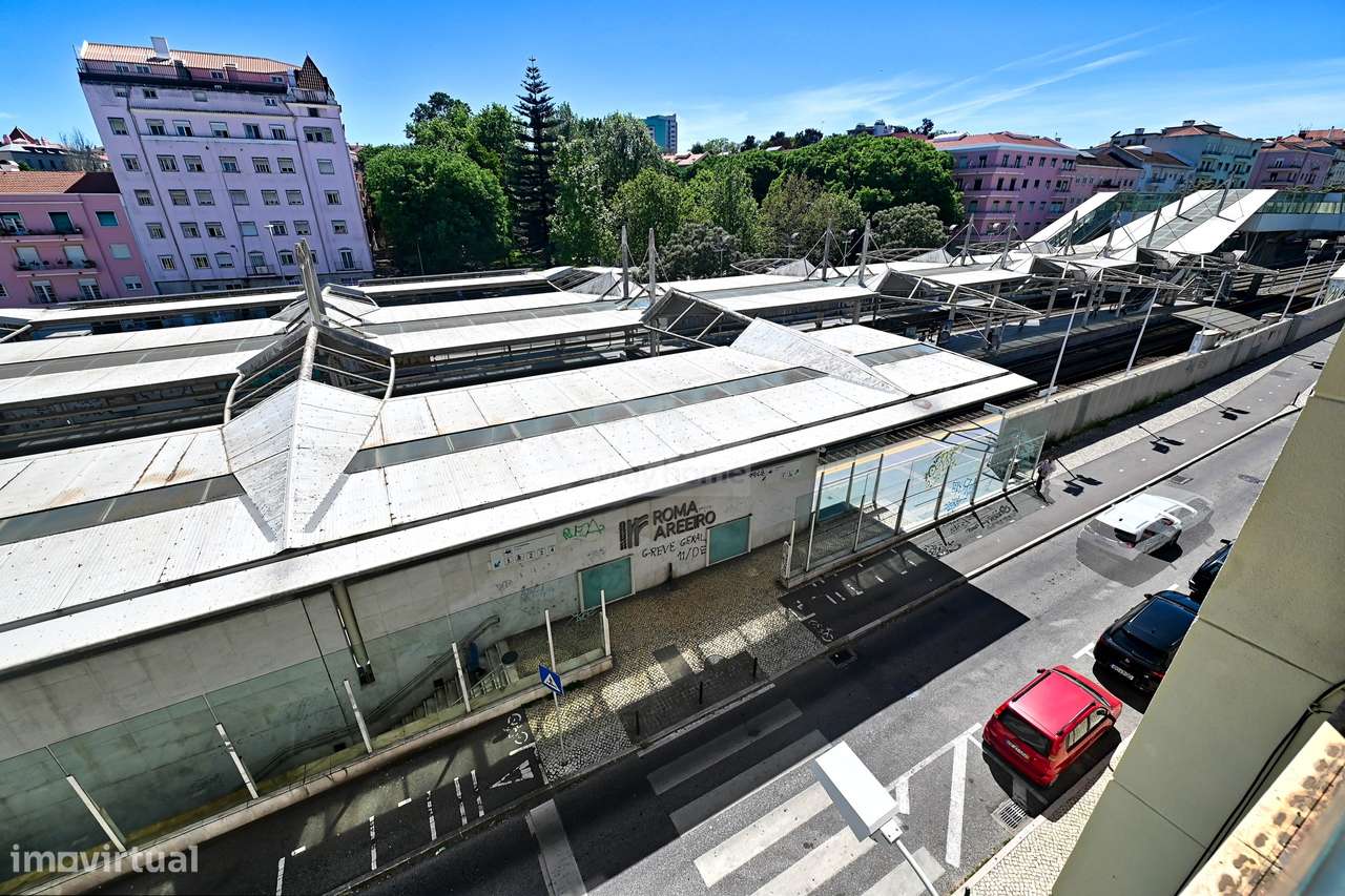 Apartamento T2 | Para remodelação | Alvalade-13