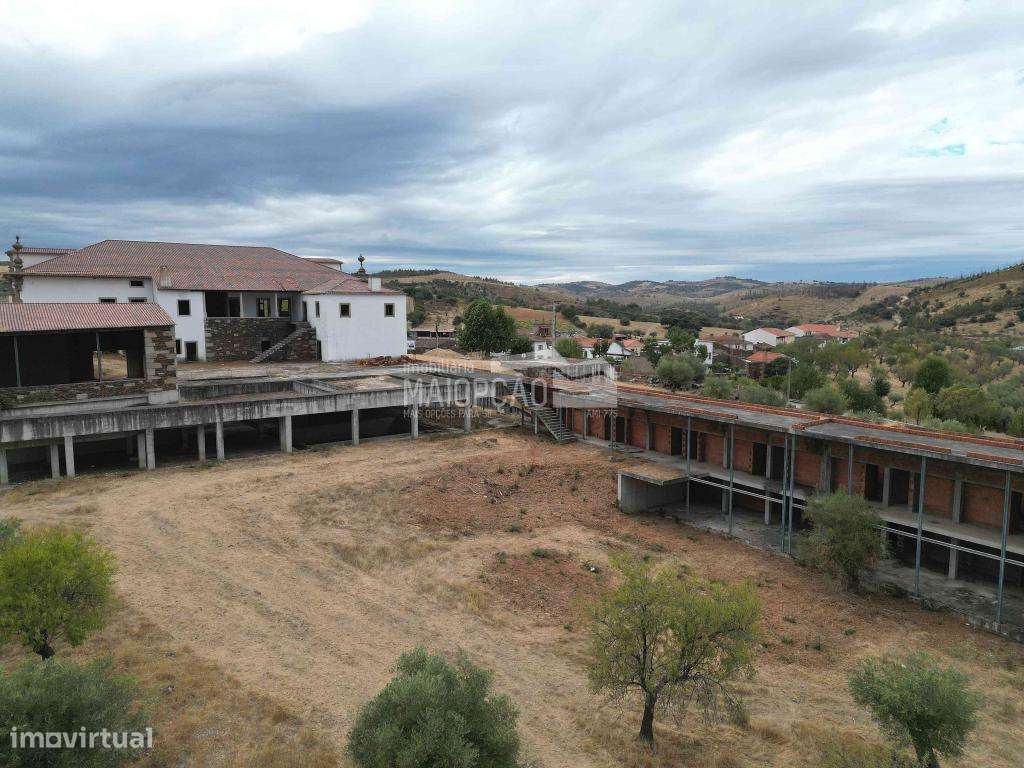 PRÉDIO EM CASTELO BRANCO MOGADOURO - Grande imagem: 5/11