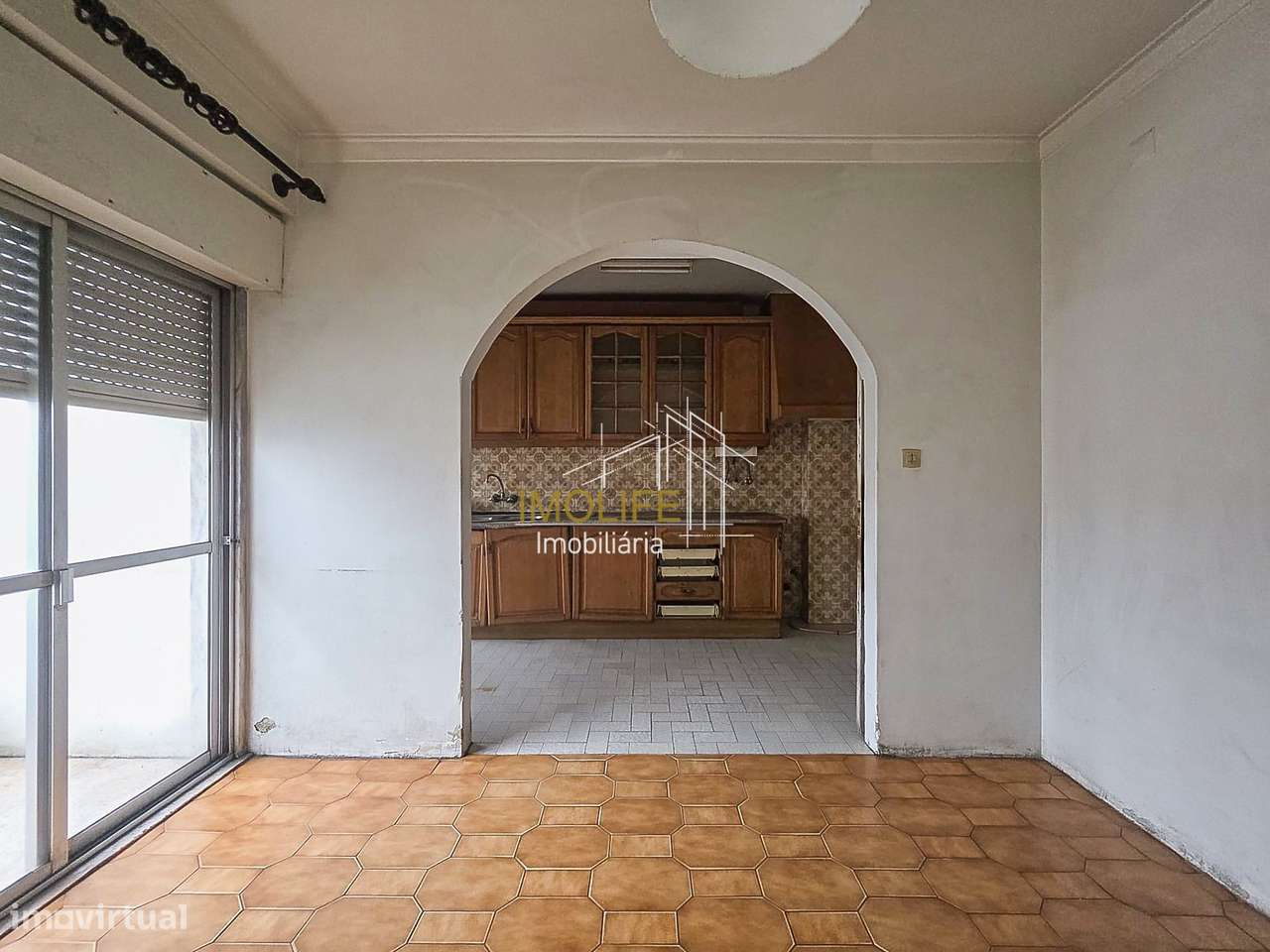 Apartamento T2 com varanda-34